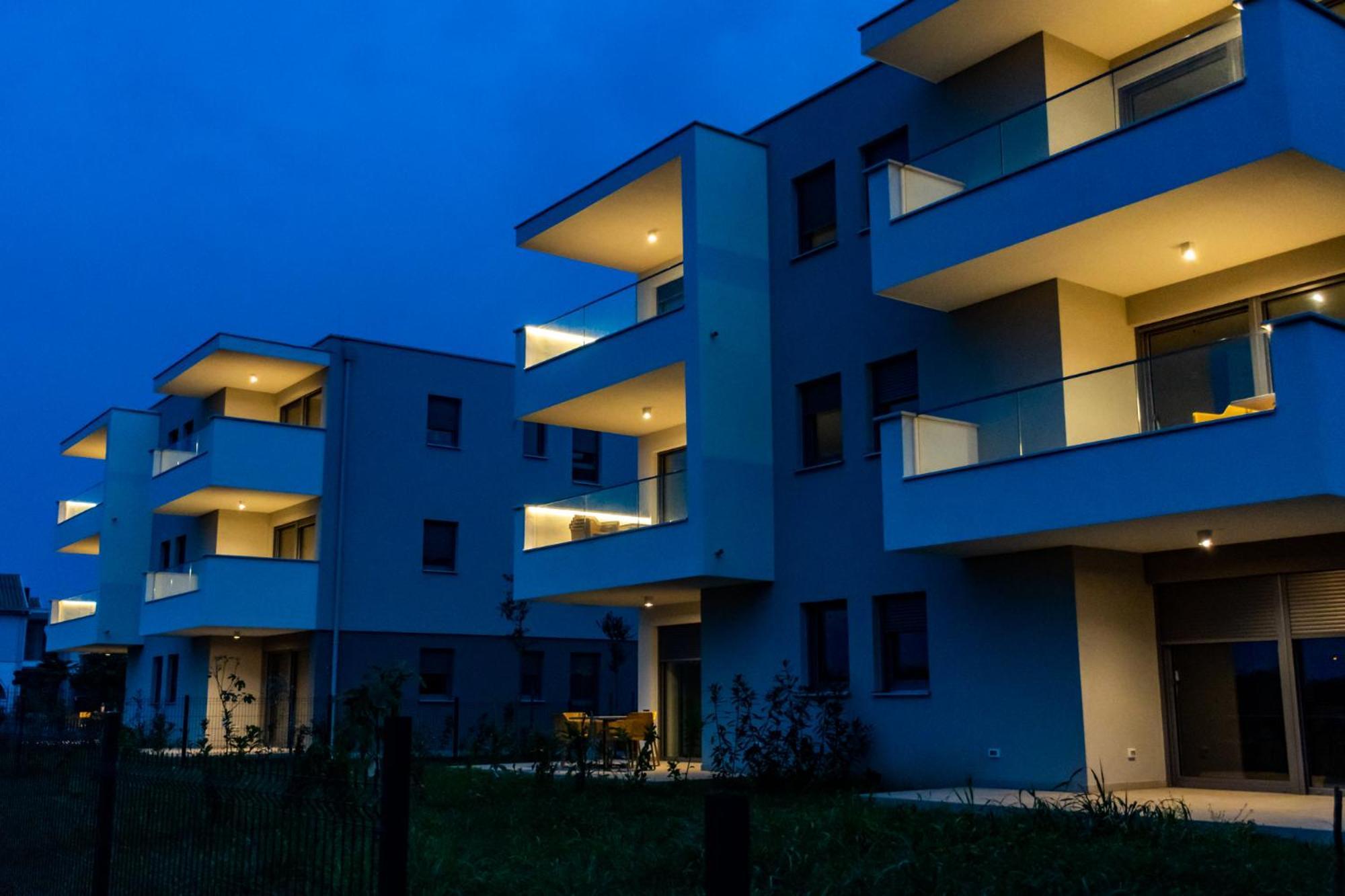 Baden Resort Basanija, Umag-With Sea View, Parking And 300M From The Beach Kültér fotó