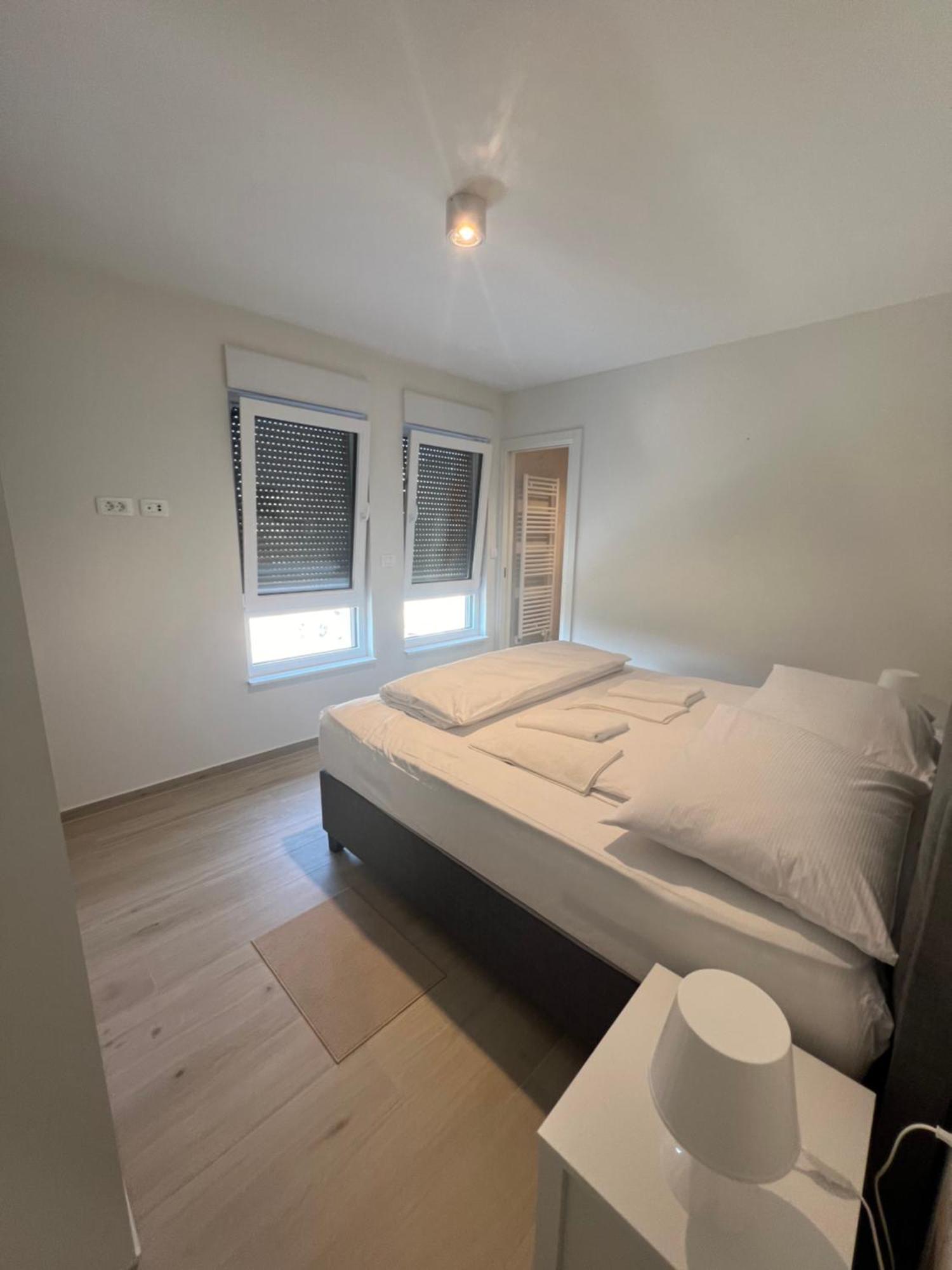 Baden Resort Basanija, Umag-With Sea View, Parking And 300M From The Beach Kültér fotó